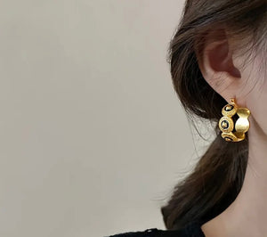 Luxe Black & Gold Hoop