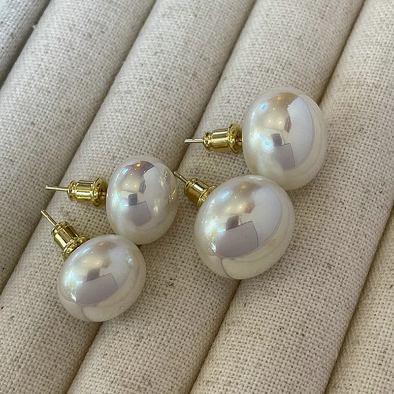 Oversized Pearl Earring