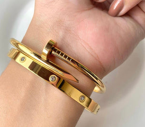 Luxe Nail Bracelet Gold